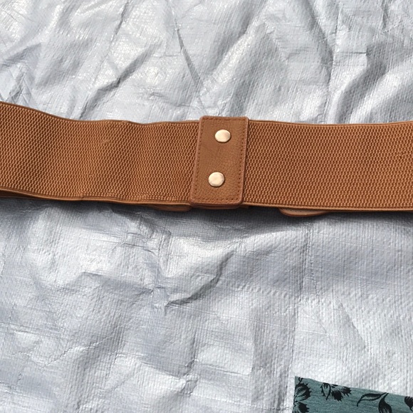 Belts - Picture 3 of 7